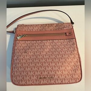 Michael kors jet set large signature logo print woven crossbody bag